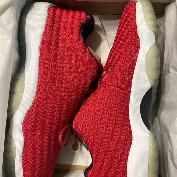 Red Jordan Future Lows 7.5 (Kids 5.5) - Picture 4 of 4